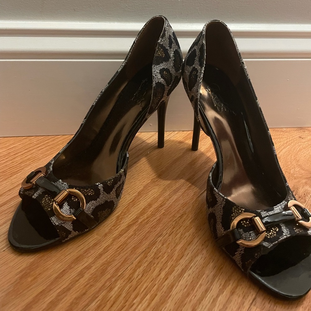 Carlos Santana Leopard Heels size 6